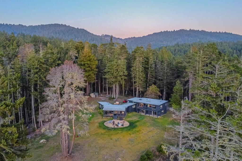 Driftwood Lodge ~ 5 Bedroom / 7 Bath ~ 30-Acre Private Estate On Hwy 1 ~ Hot Tub ~ Oceanview ~ Reunions & Retreats Walsh Landing Zewnętrze zdjęcie
