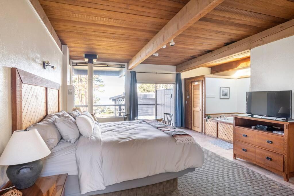 Driftwood Lodge ~ 5 Bedroom / 7 Bath ~ 30-Acre Private Estate On Hwy 1 ~ Hot Tub ~ Oceanview ~ Reunions & Retreats Walsh Landing Zewnętrze zdjęcie