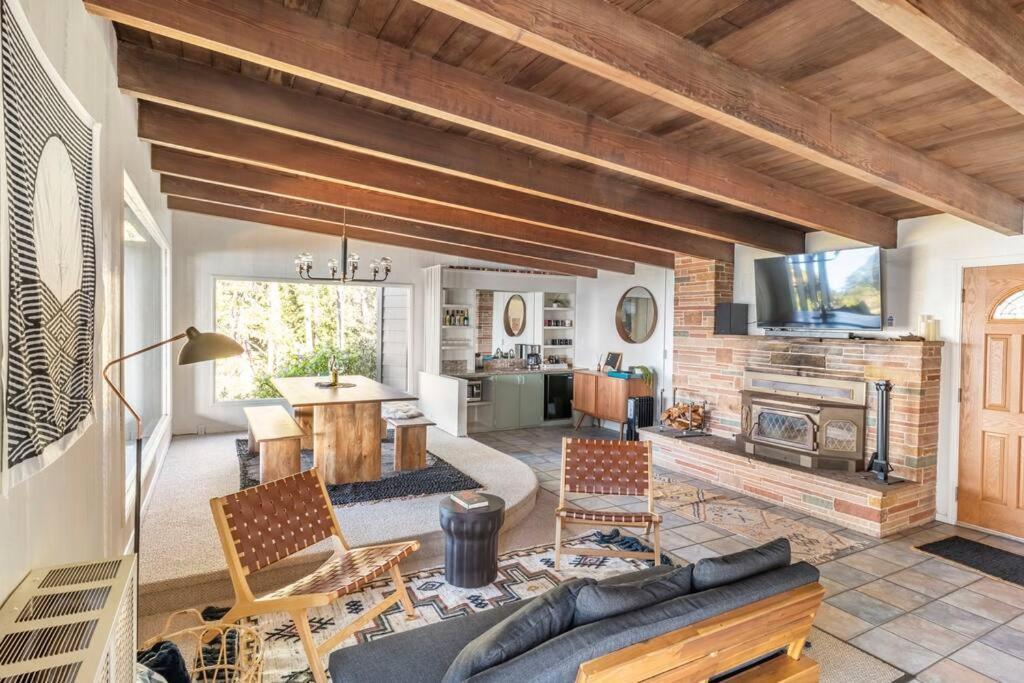 Driftwood Lodge ~ 5 Bedroom / 7 Bath ~ 30-Acre Private Estate On Hwy 1 ~ Hot Tub ~ Oceanview ~ Reunions & Retreats Walsh Landing Zewnętrze zdjęcie