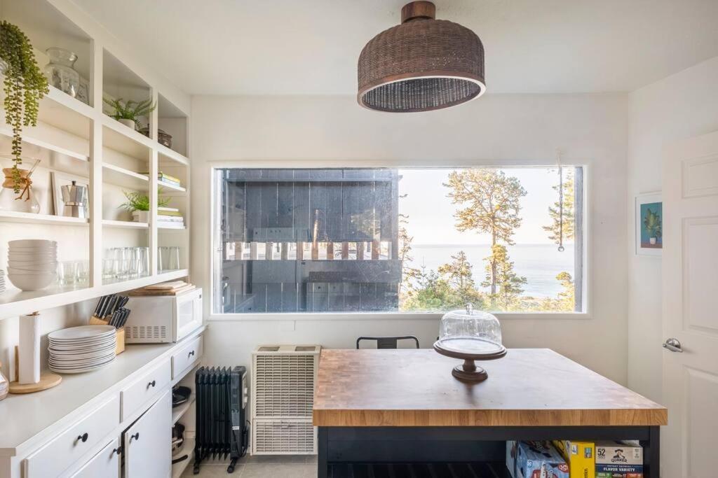 Driftwood Lodge ~ 5 Bedroom / 7 Bath ~ 30-Acre Private Estate On Hwy 1 ~ Hot Tub ~ Oceanview ~ Reunions & Retreats Walsh Landing Zewnętrze zdjęcie